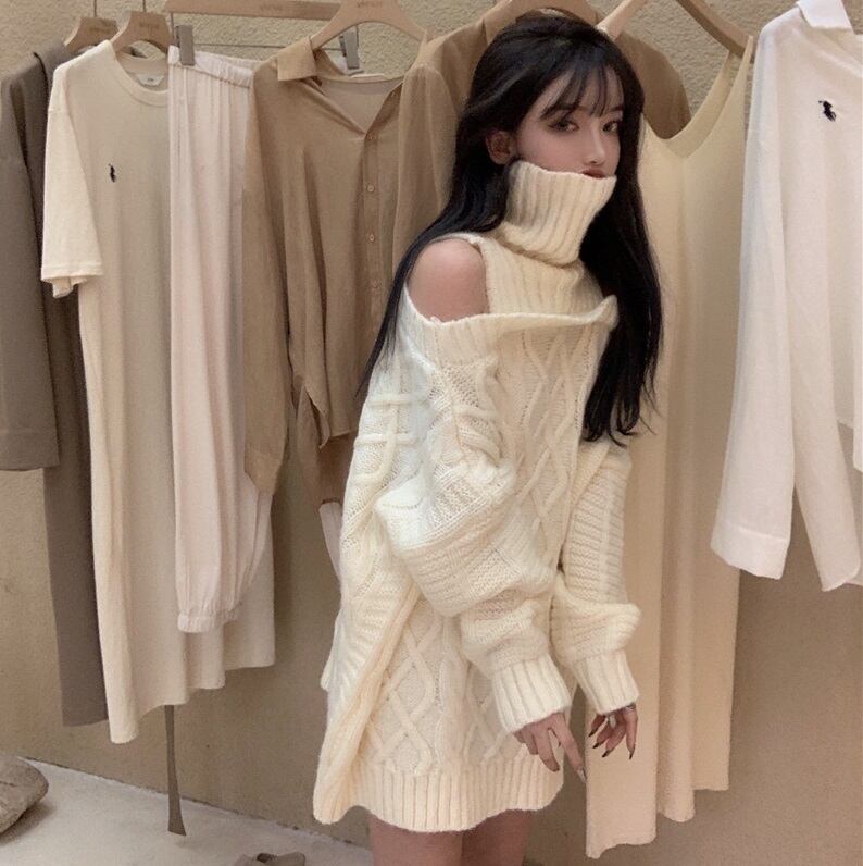 One Piece Knit Sexy ワンピース ニット セーター タートルネック オープンショルダー 肩出し 肌見せ オフホワイト 無地 長袖 ボリューム袖 萌え袖 ドロップショルダー ミニ丈 ざっくり ゆったり 大人 可愛い フェミニン セクシー きれいめ カジュアル デート お出かけ