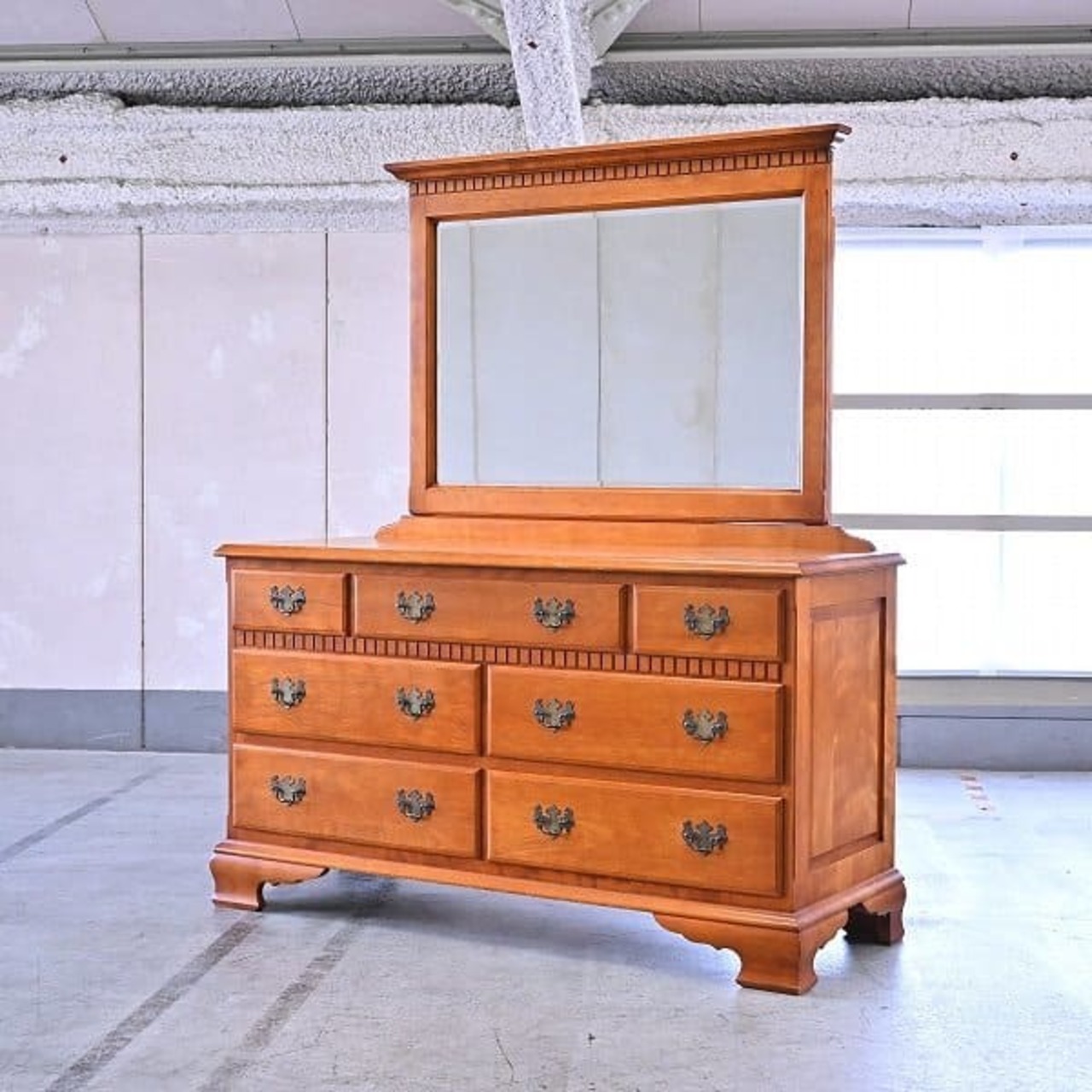 横浜ダニエル 60万 ドレッサー 樺桜材 チェスト ミラー 鏡台 引き出し アーリーアメリカン カントリー トラディショナル ダニエル【中古家具/中古インテリア/USED家具ユーズド家具/リサイクル】