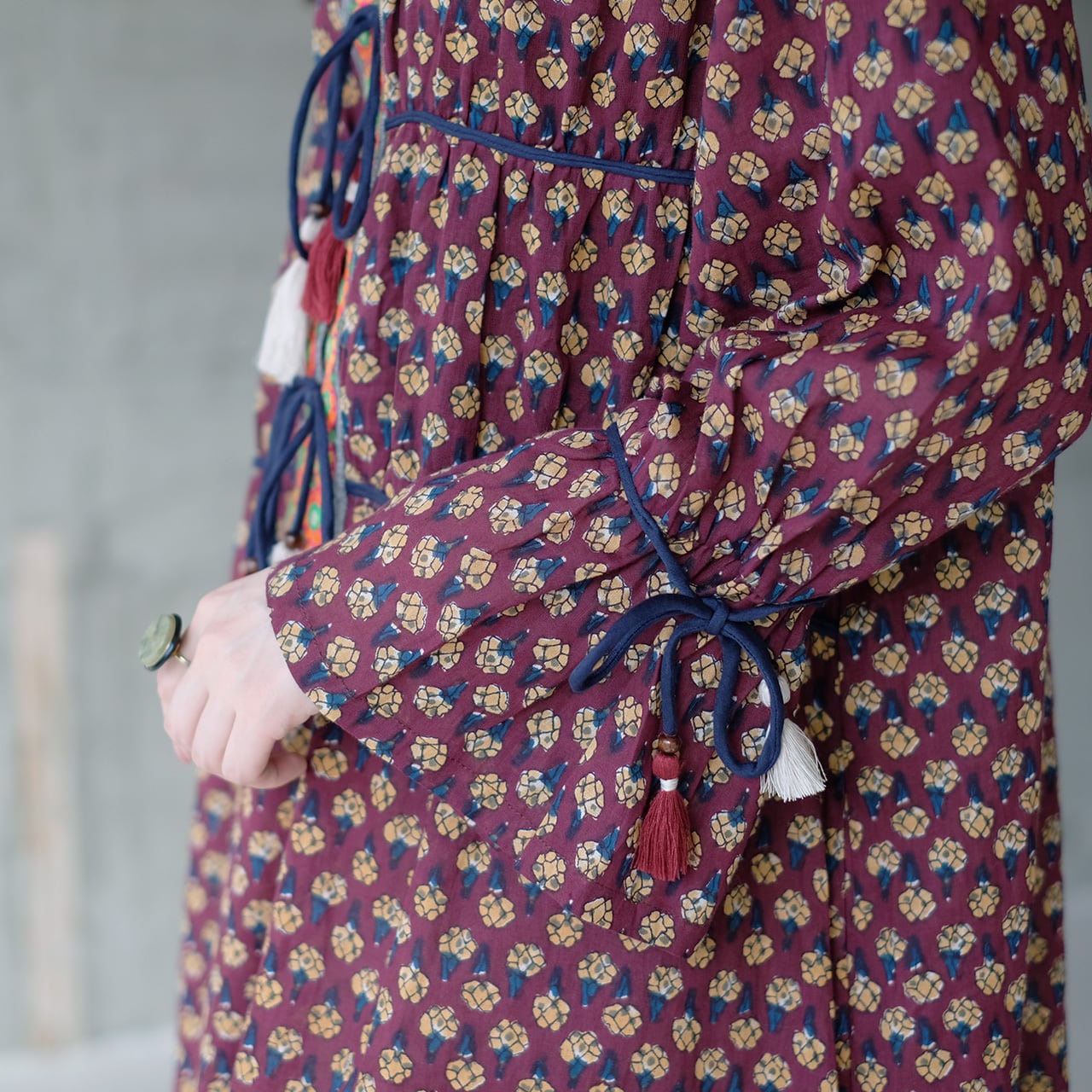 刺繍リボン＆タッセルが個性的！ブロックプリント長袖ワンピース（24w