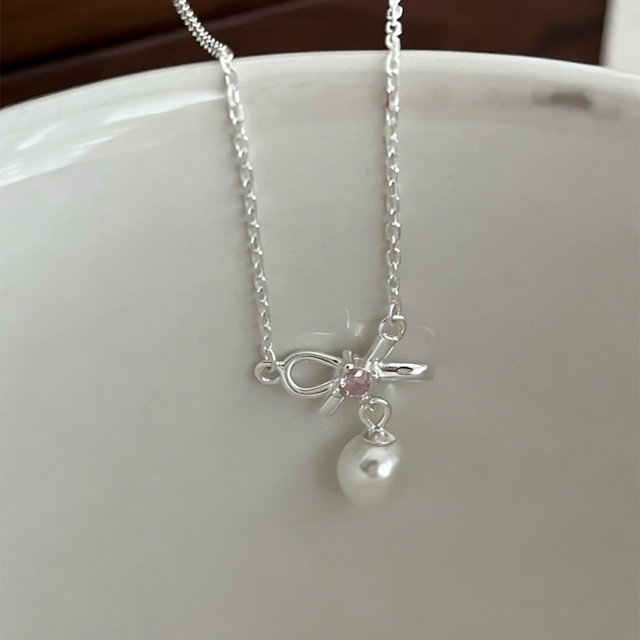 Mengシルバーピンクのリボンネックレス