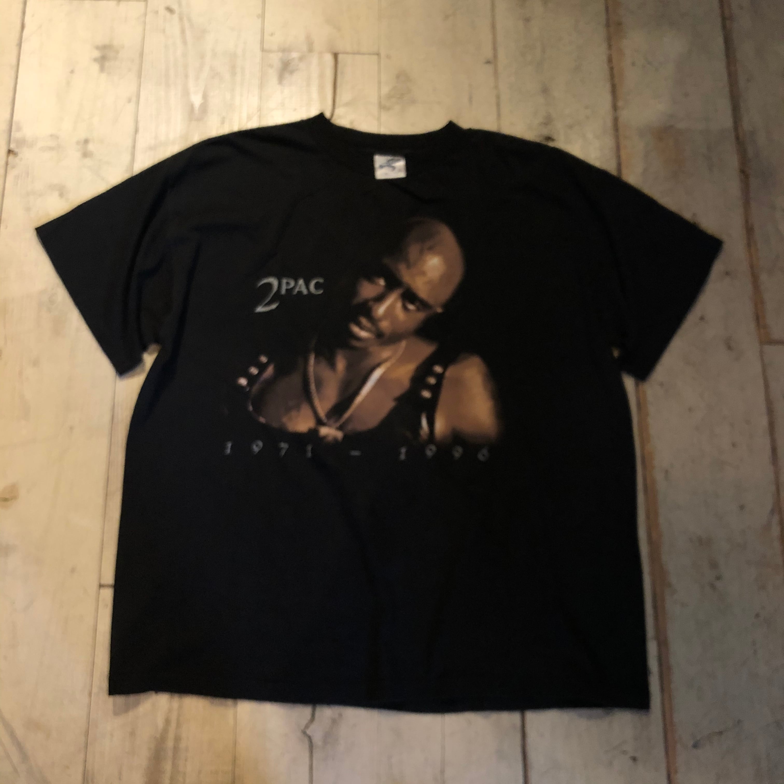 90s R.I.P. 2pac T-shirt | What'z up