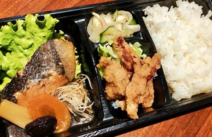 鶏セセリ唐揚げと銀鱈の煮つけ弁当