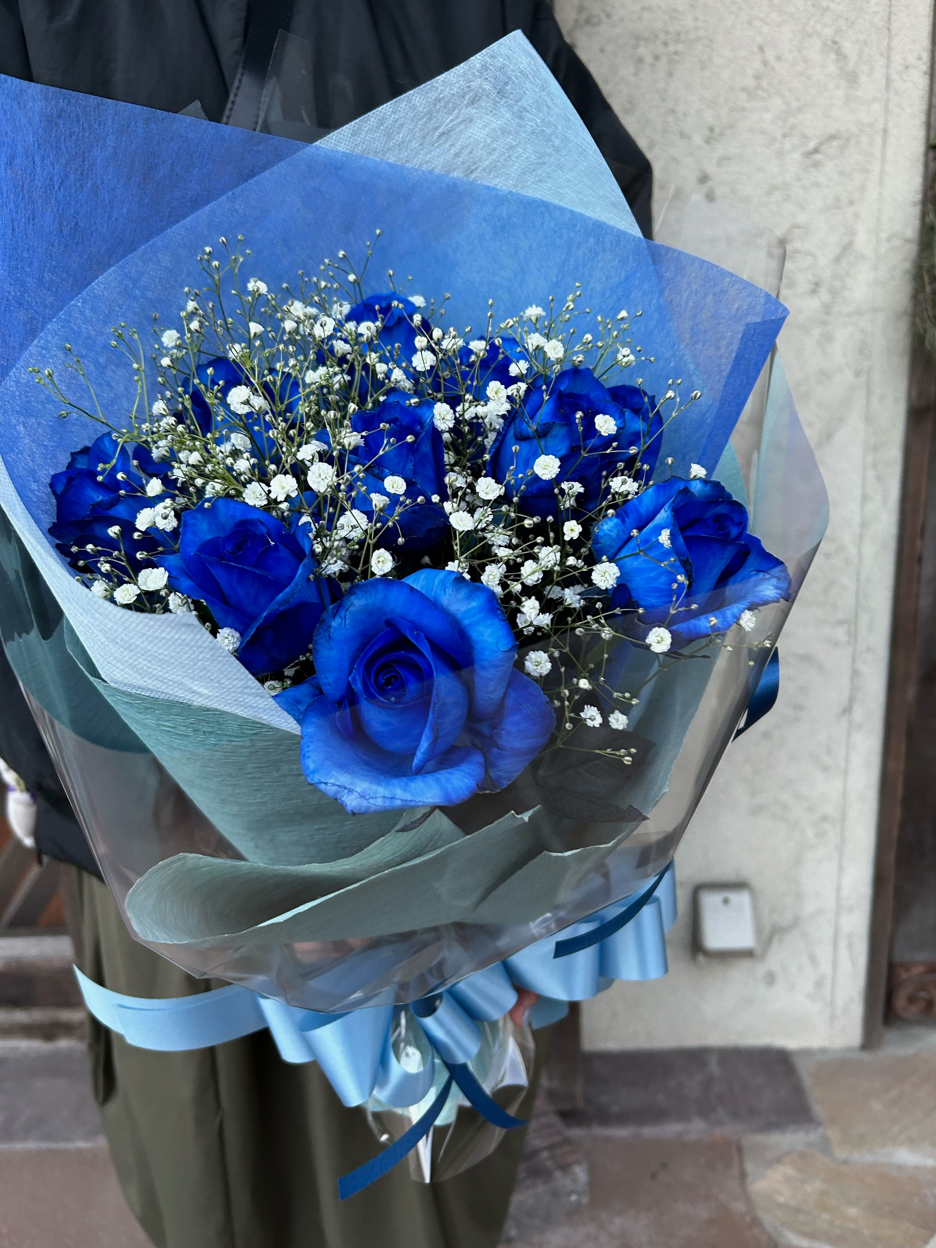 ☆WEB限定☆ 青いバラとかすみ草の花束 | バラ専門店 Heguri Rose