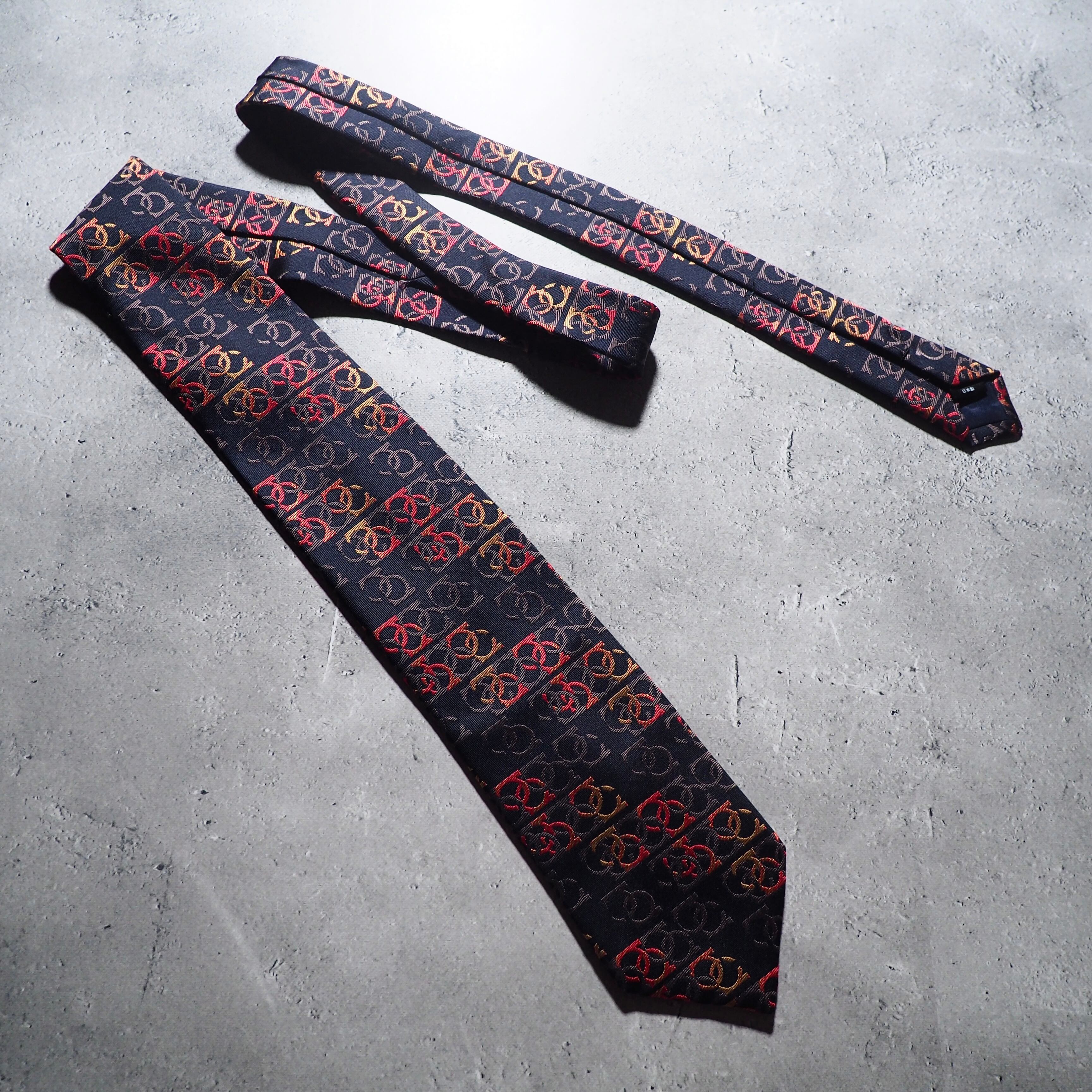 Black mode wisdom circle embroidery Design vintage silk Tie