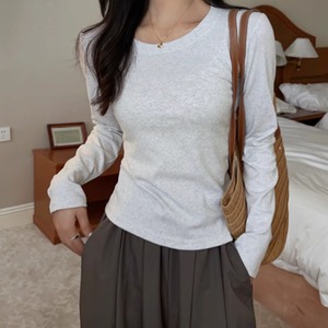 レディース トップス ロンT プルオーバー Tシャツ 長袖 ラウンドネック 襟なし ノーカラー スリム 細身 スマート 伸縮性 薄手 かわいい 大人可愛い きれいめ シンプル カジュアル おしゃれ かっこいい レトロ こなれ感 ラフ ガーリー ルーズ 個性的 クール 主役級 存在感 抜け感 ラブリー キュート ベーシック アクティブ ナチュラル 無地 春 秋 ママ 公園 女子会 休日 バカンス ショッピング お花見 カフェ コーデ 楽ちん 普段使い 着回し 定番 S M L ホワイト ブラック グレー