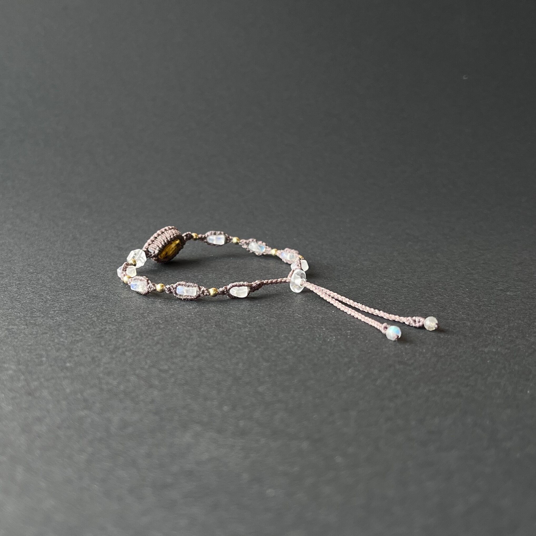 ラブラドライトとハーキマー水晶のマクラメ編み 天然石ブレスレット