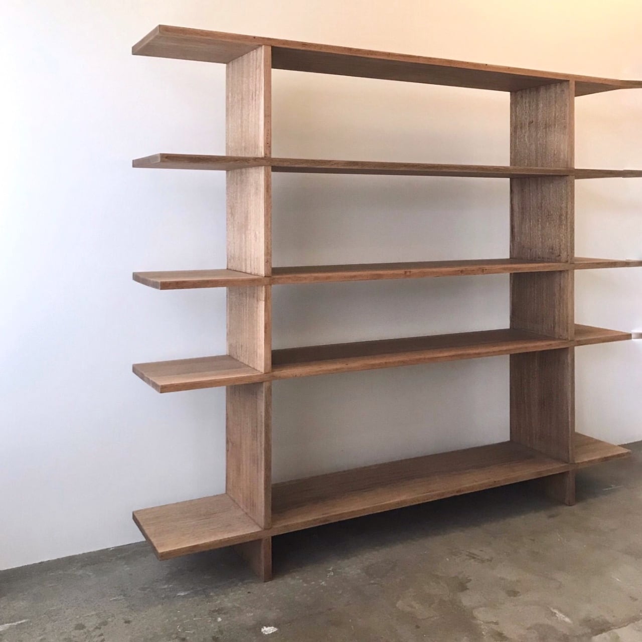 マス目の棚　古家具