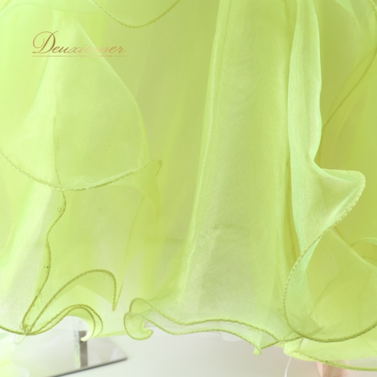 社交ダンス 衣装 スタンダードドレス ワンピース ドレス グリーン系 イエロー系 黄緑 黄色 蛍光 フロート レース フリル デモ 競技 ダンス パーティ 発表会 華やか 明るい色 衣装 発表会用