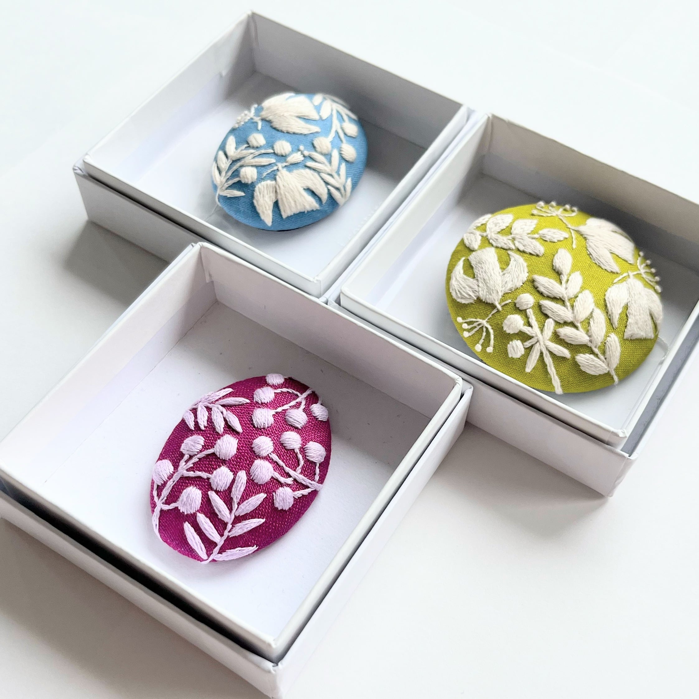 北欧風木の実の刺繍ブローチ【botanical】#276 | j.couture