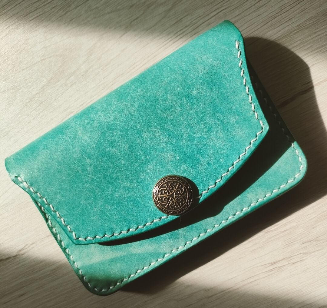 マヤベリーのミニトラッカーウォレット【アクア】｜手作り革財布と革