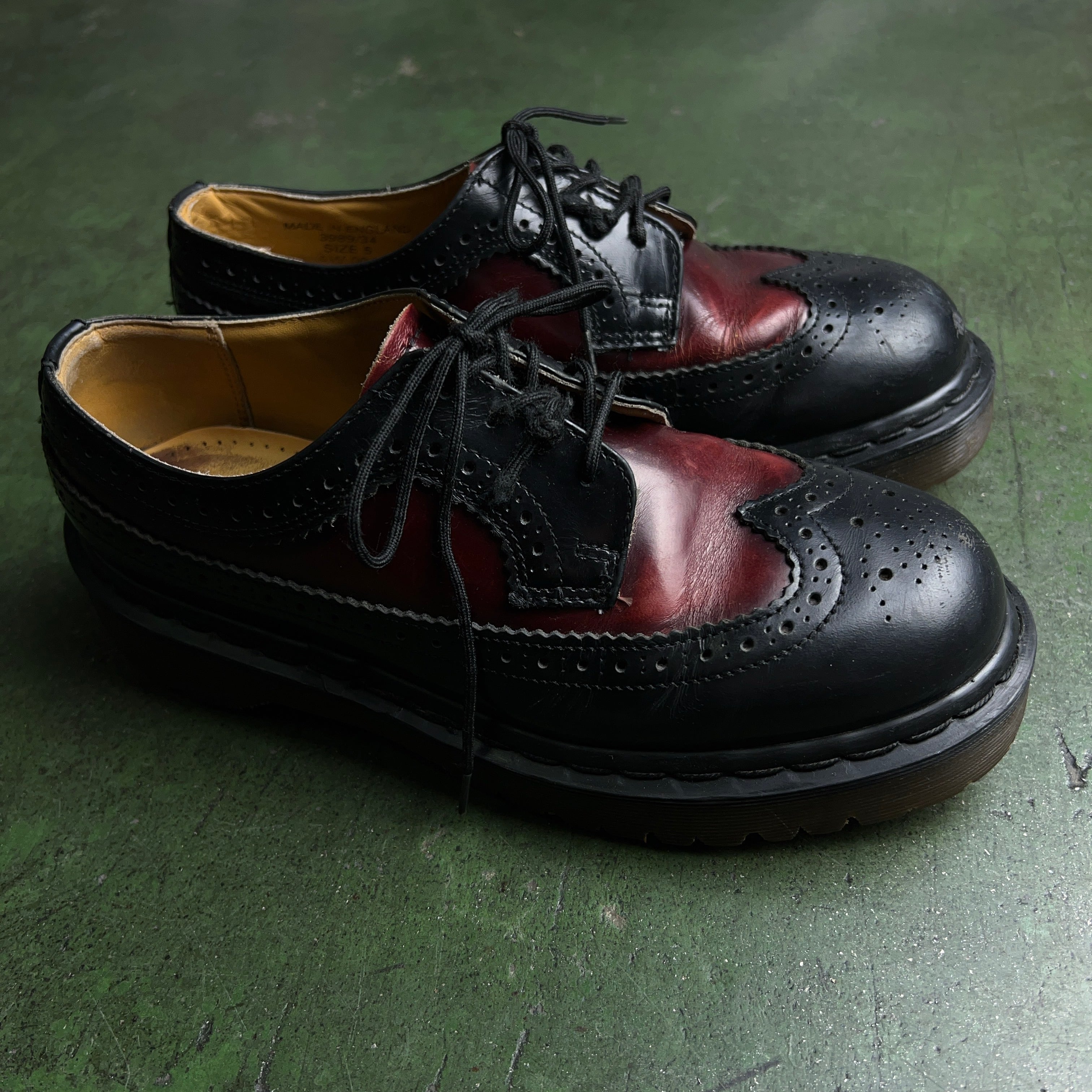 90's Dr.Martens Wing Tip Leather Shoes MADE IN ENGLAND 90 90's Dr.Martens Wing Tip Leather Shoes MADE IN ENGLAND 90
