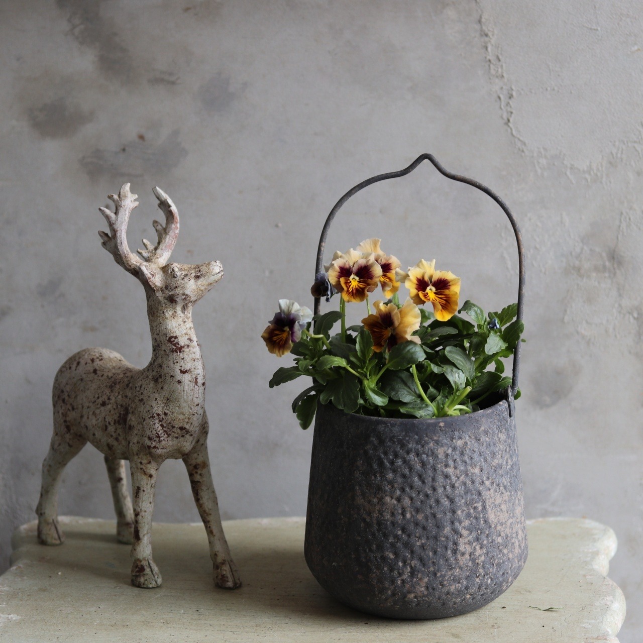 植木鉢　ハングラウンドポットDGY　吊り下げもできる２WAY　シャビーシック穴あり　UF533