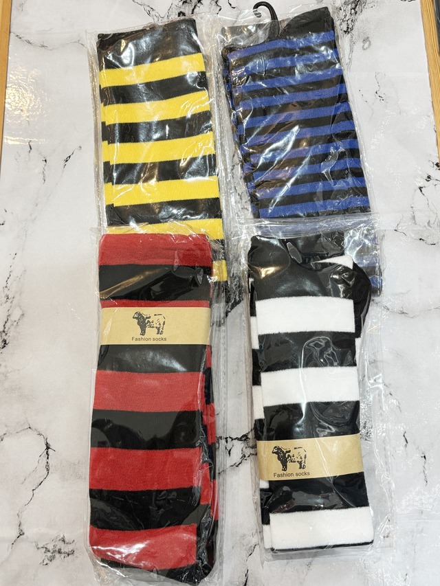 【在庫一掃！半額】ボーダーオーバーニーソックス