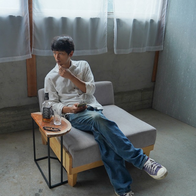 一枚板のミニサイドテーブル No.16 樹種：欅