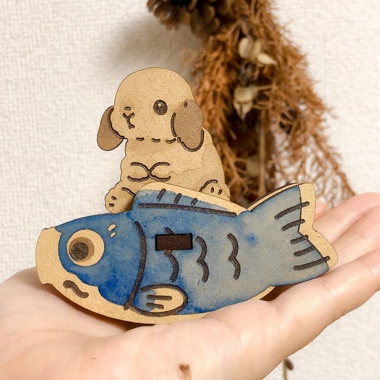 ゆらゆらする置物　たれみみさんと鯉のぼり