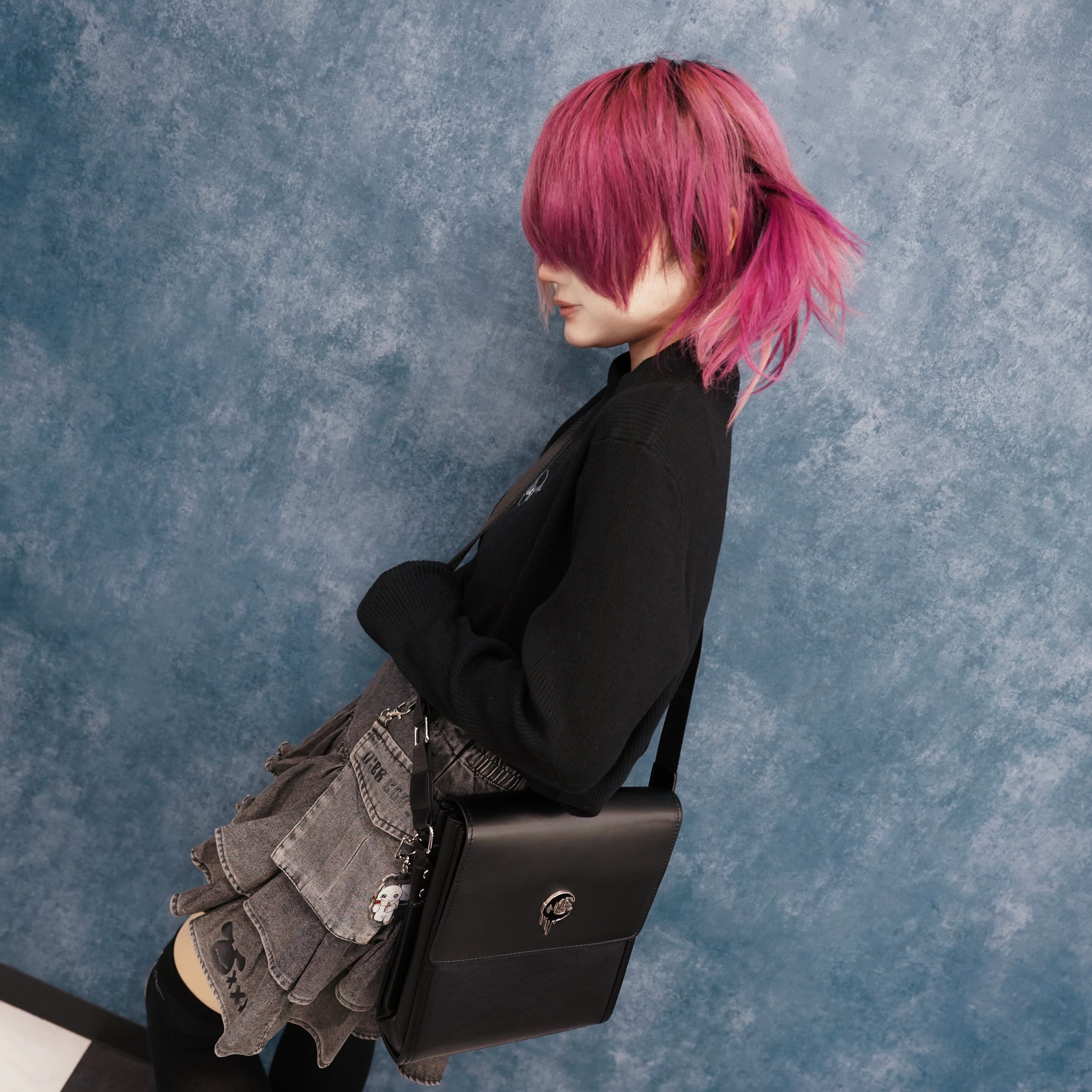 NIER MULTI-POCKET FLAP SHOULDER BAG【ロゴプレート付き】 | NIER