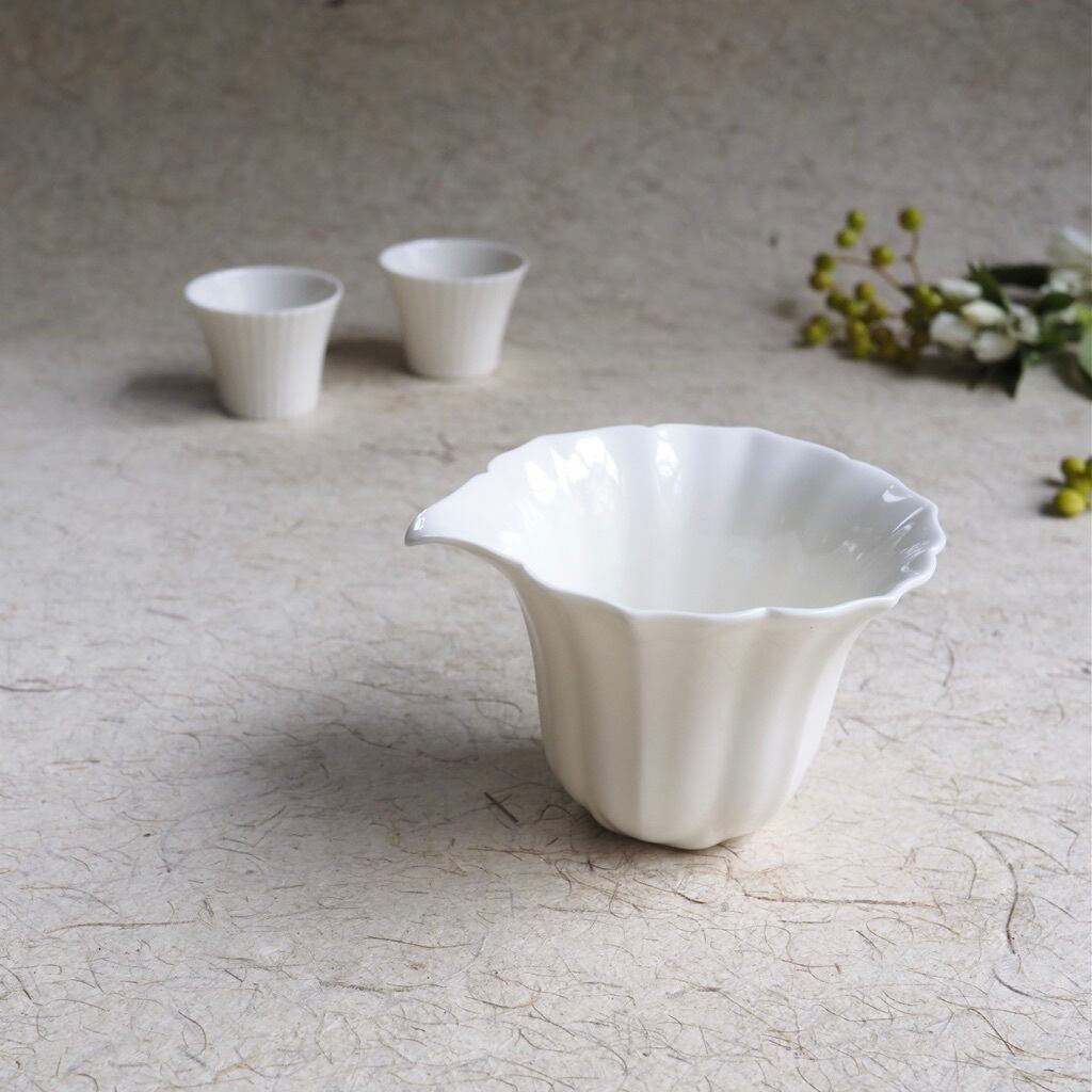 色原 昌希/白磁 6稜花茶海(片口)