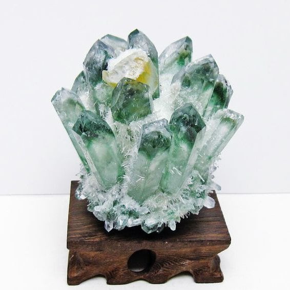 開運 水晶柱 クラスター 緑クラスター入り 特大 天然石 パワーストーン 緑水晶 クラスター 原石 台座付属 一点物 182-7432 | 天然石