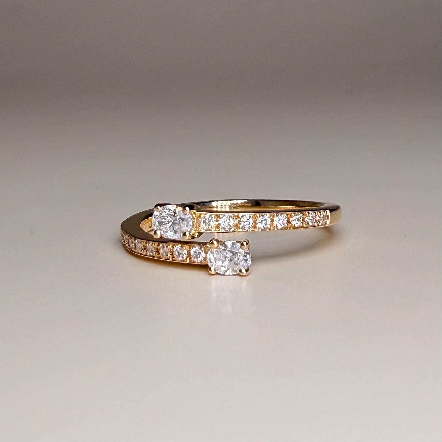 Wオーバルカット ダイヤモンドリング 0.20ct K18イエローゴールド
