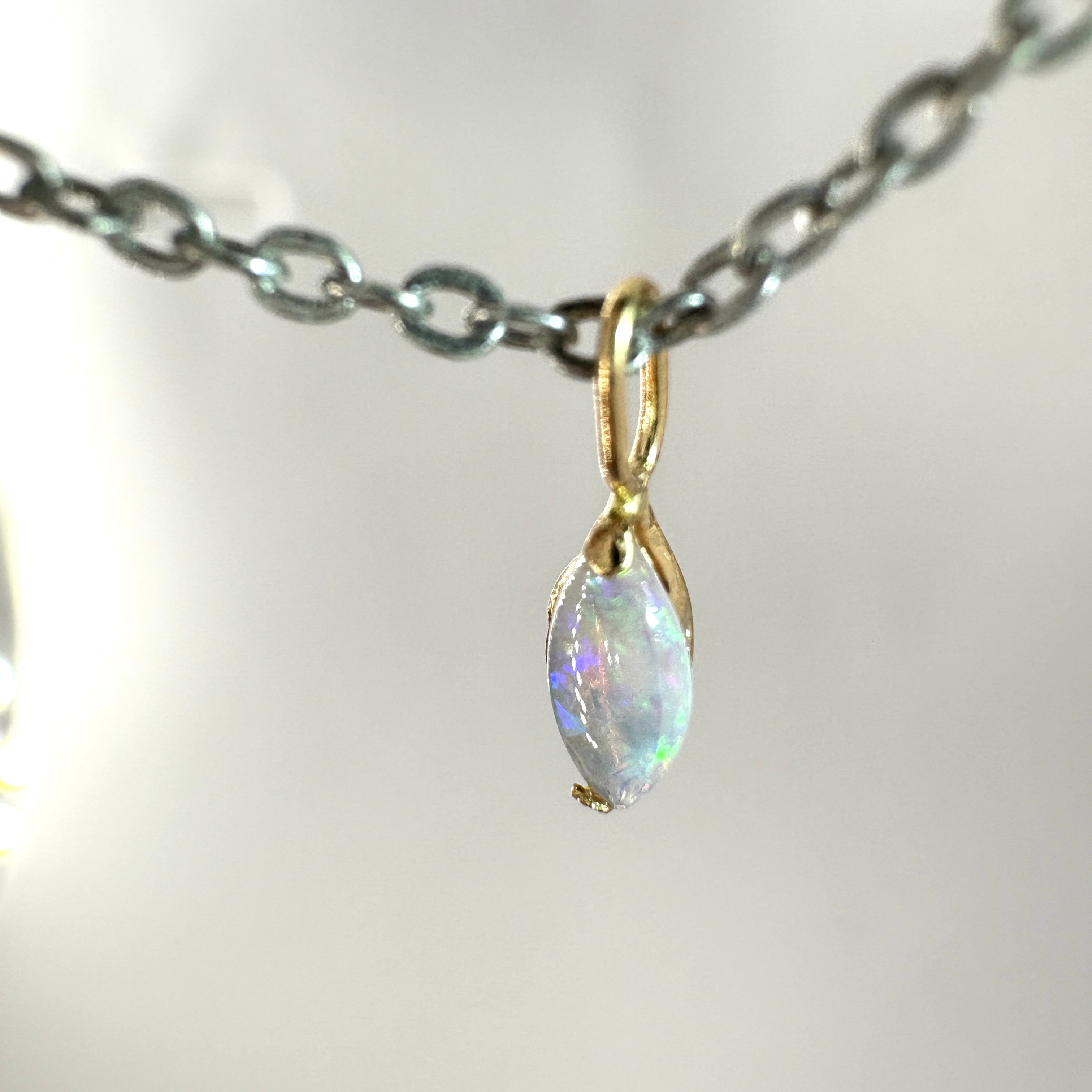 オパール ペンダントトップ オーストラリア産 0.15ct 約5㎜ | ヒロ