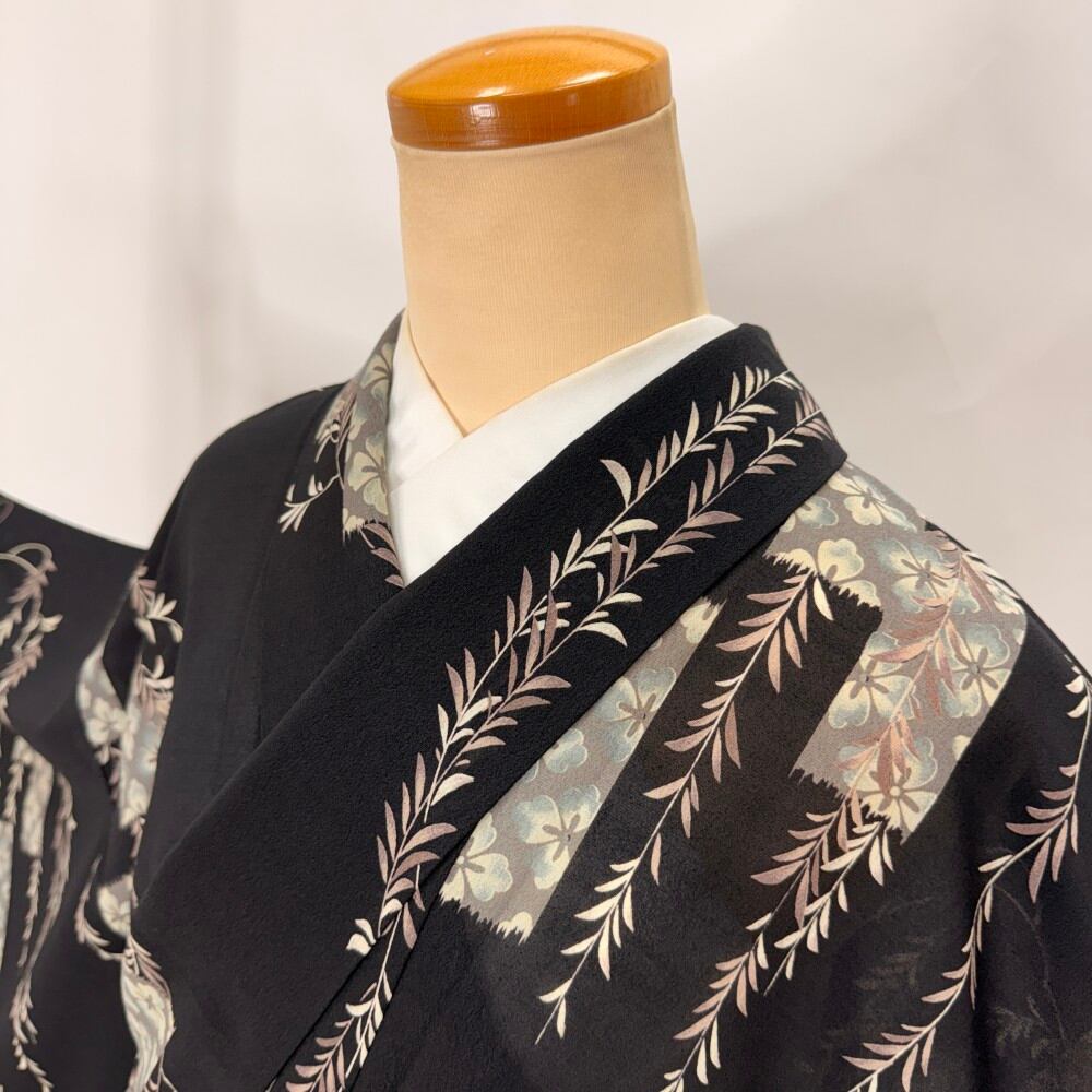 小紋 夏 絽 夏用 洗える着物 裄68.2cm 身丈164.5cm 花柄 お洒落着 普段着 ポリエステル 黒 美品 L サイズ 6419