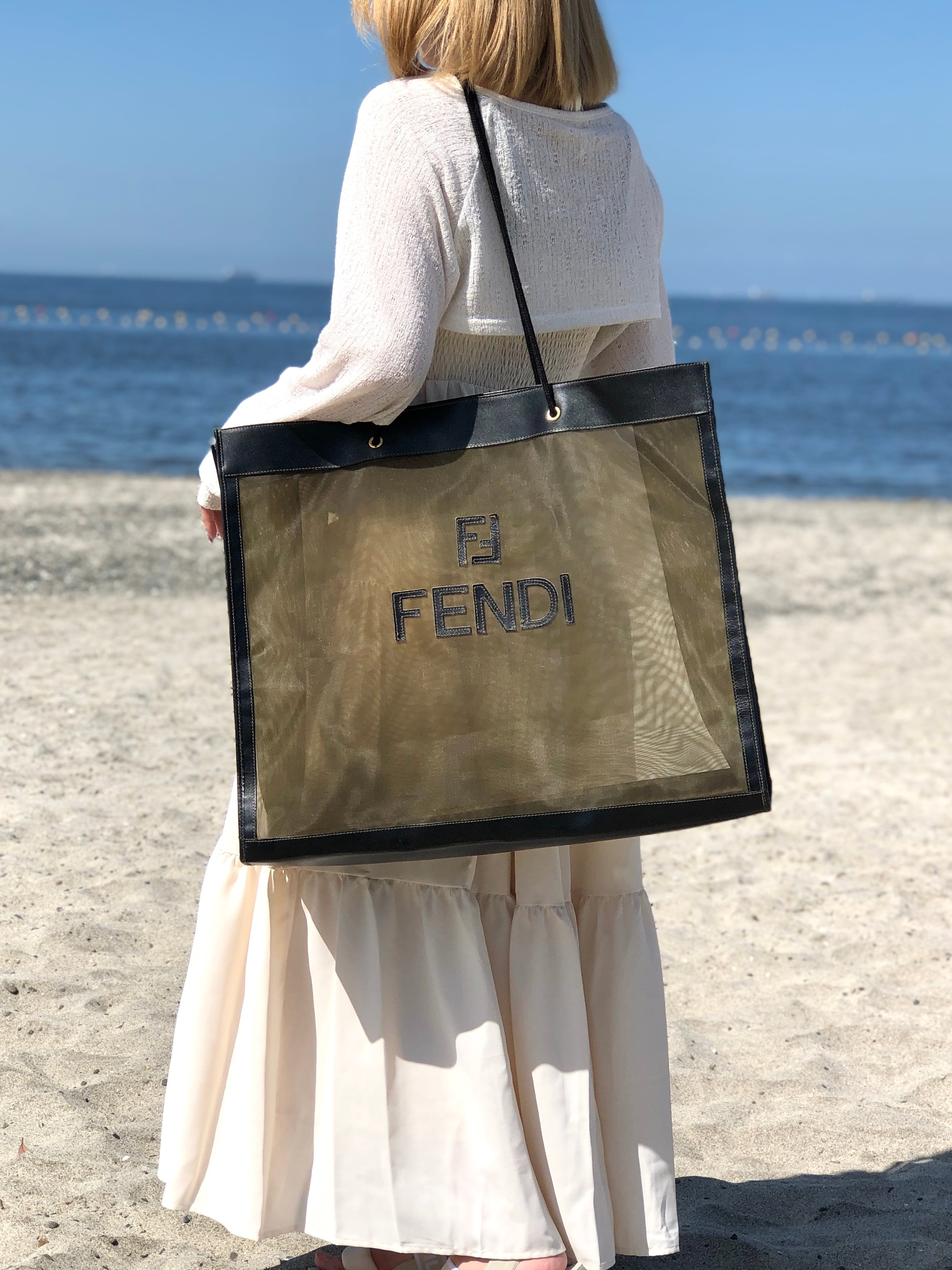 FENDI フェンディ　ロゴ　メッシュ　トートバッグ　レザー　ブラック