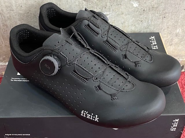fi'zi:k（フィジーク）｜VENTO OMNA ‐ BK/BK サイズ41.5 | cyclepine