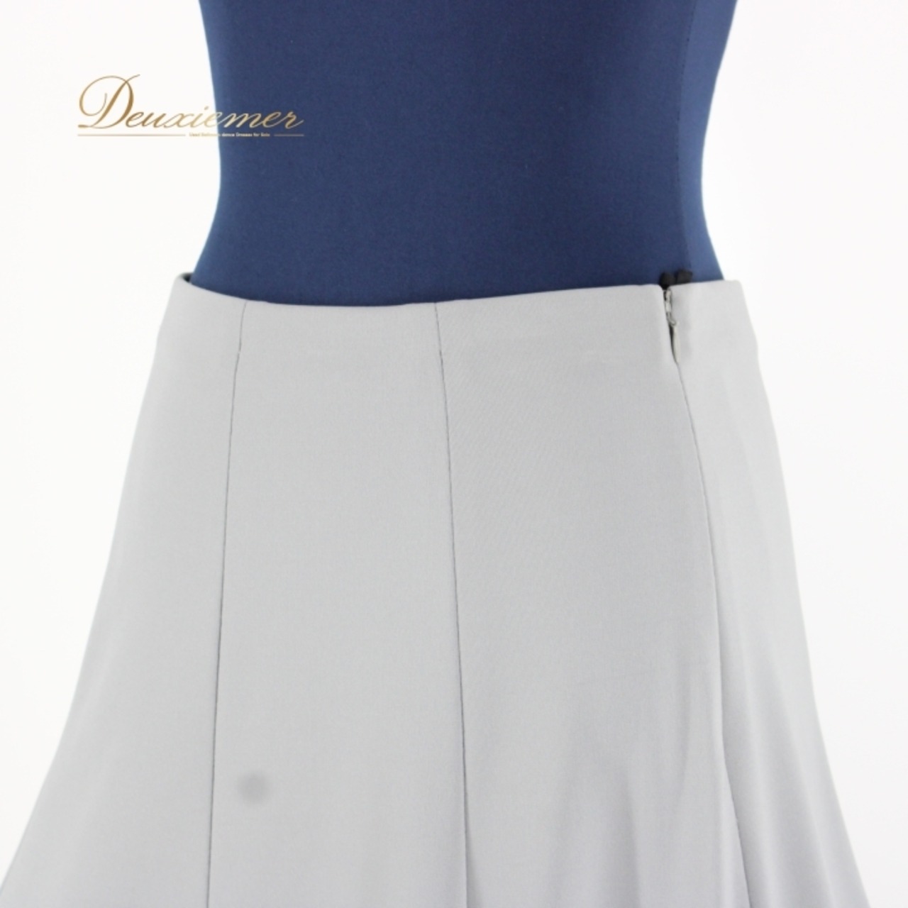 社交ダンス 衣装 スタンダード スカート レッスンウェア 女性用 レディース オールシーズン グレイ系 無地 シンプル 練習着 フォーマル 清楚 ポリエステル 伸縮性 有り 日本製 ライトグレー プロ用 ストレッチ 楽な着心地 発表会 ステージ 衣装 おしゃれ 上品 ダンスウェア スカートスタイル フレアスカート カジュアル シンプルデザイン 脚長効果