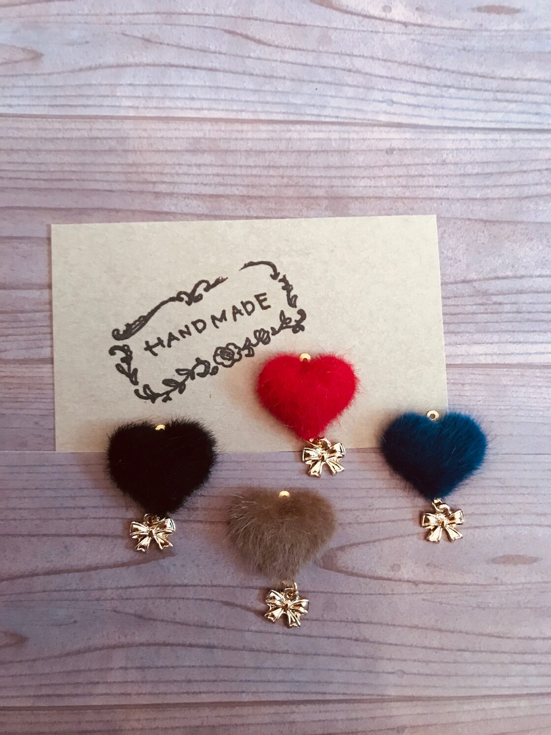 ふわふわ♡ハート♡カボションとリボンのピアス | Pay ID