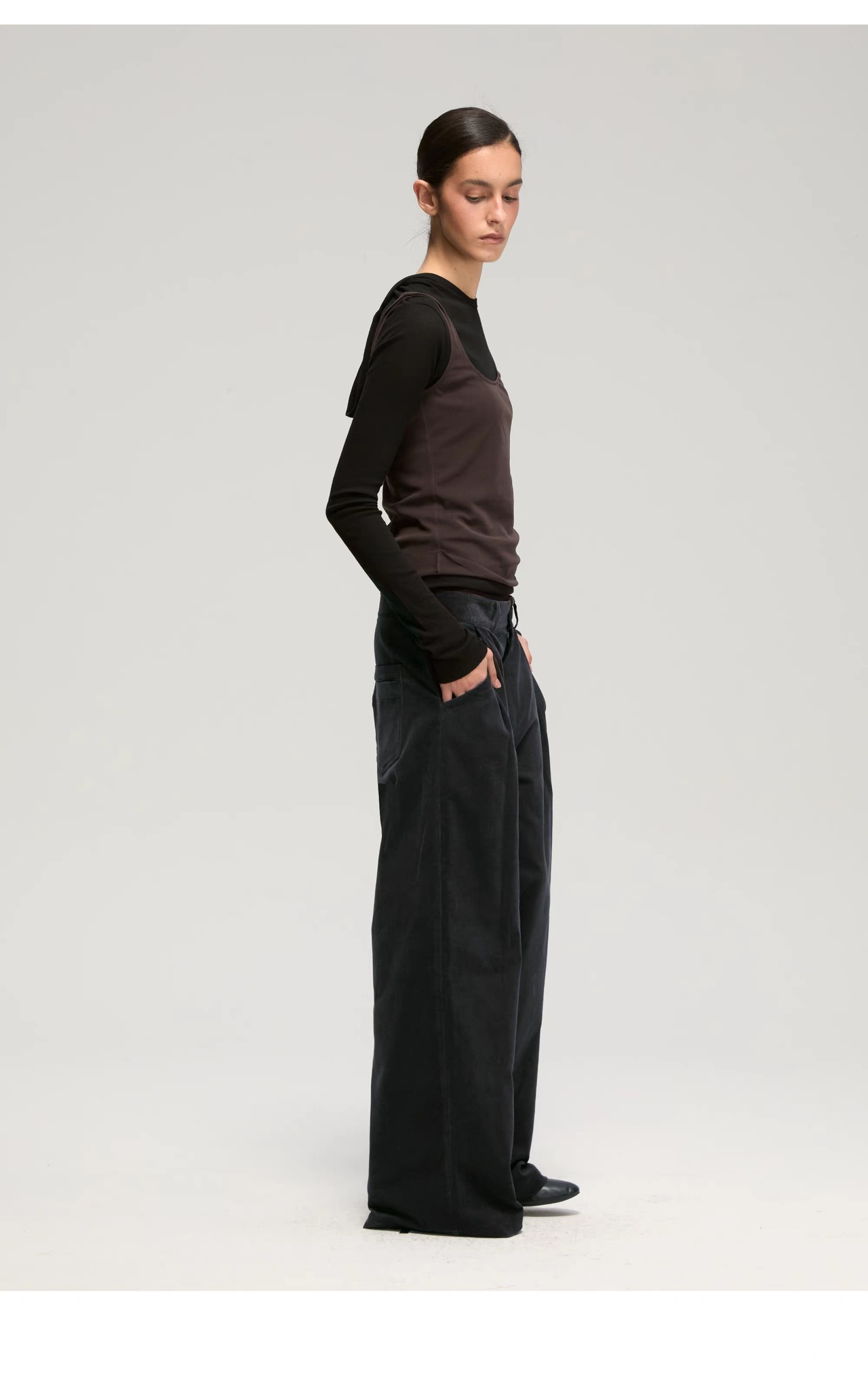 DECESOLO 26AW 100%コットン 細畝コーデュロイ タックトラウザー