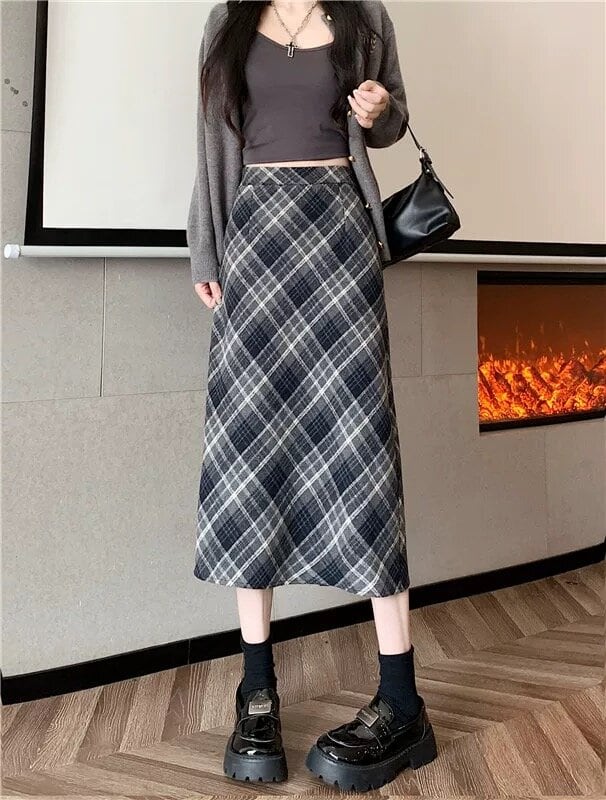 142cm〜 ネイビーチェックのウール調Aラインロングスカート