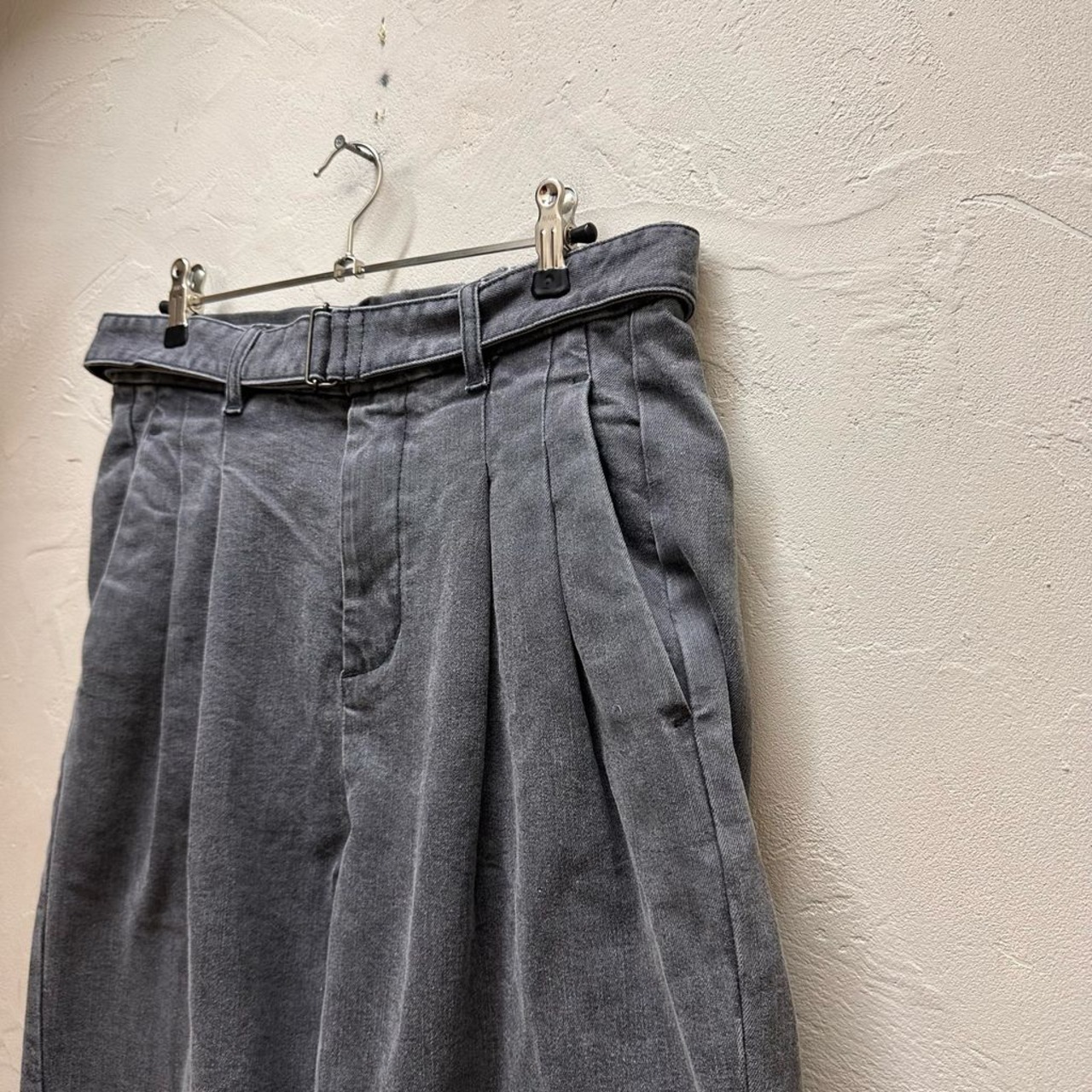 ATTACHMENT アタッチメント SUPIMA CO STRETCH DENIM BELTED TAPERED 