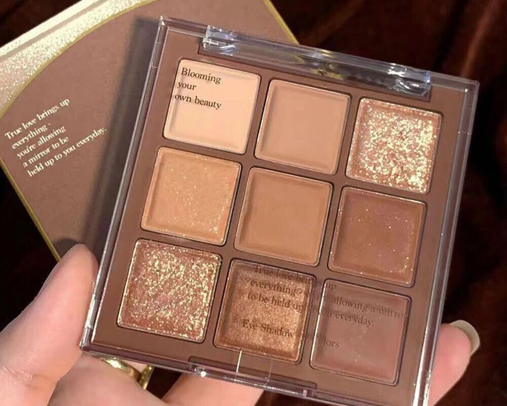 【19】アイシャドウパレット / コスメ