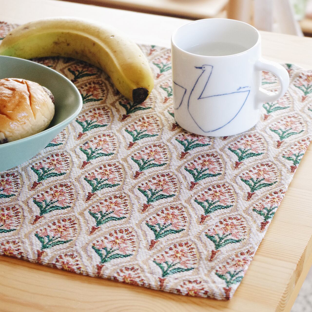 Jacquard flower place mat Elää