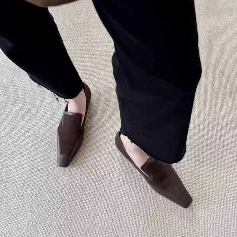 square head low heel shoes W00203