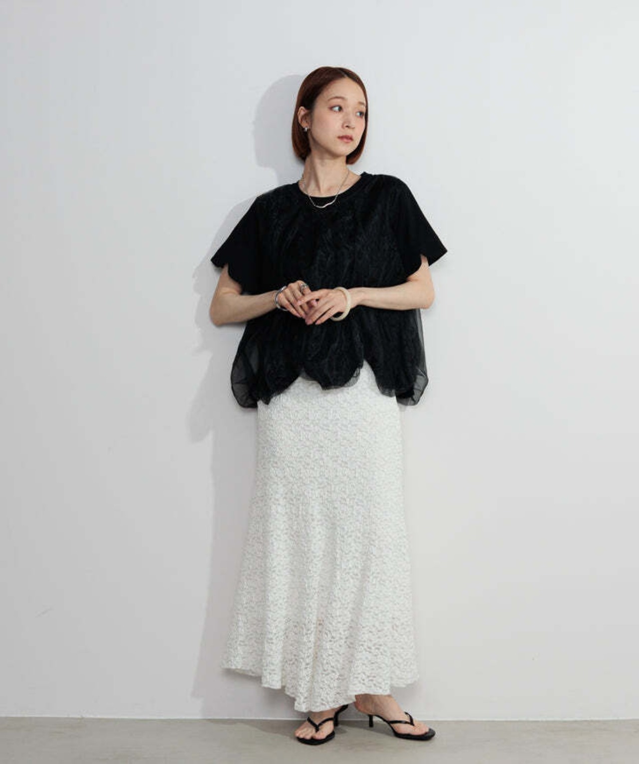 2605147 オーバーチュールスカラップTシャツ black
