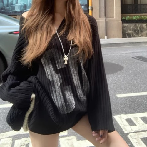 Vネックナンバリングニット ・76067