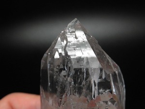 【送料無料】【高品質】神々の住む山　ガネーシュヒマール産水晶ポイント