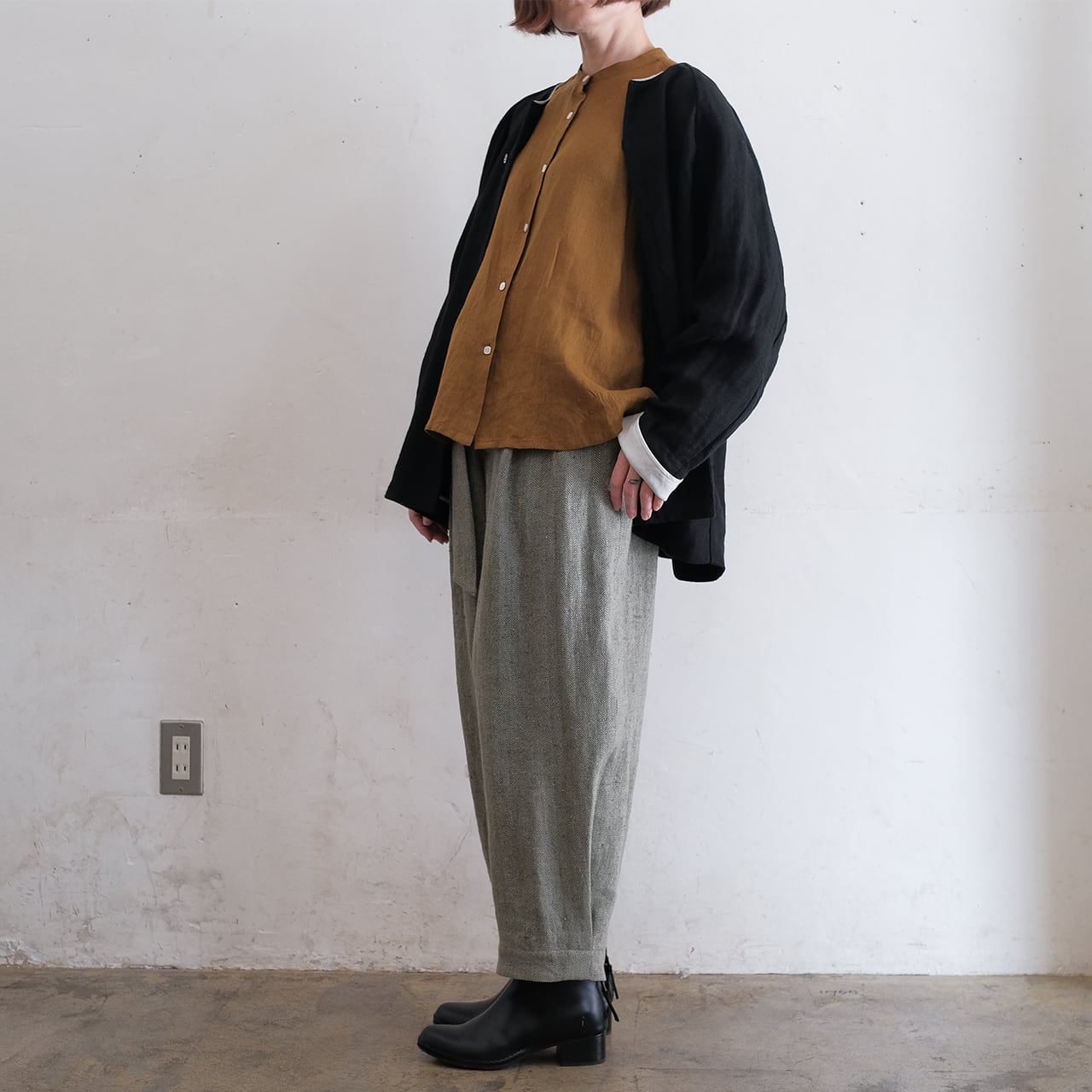 unisex egg pants A／herringbone linen〈gray×olive〉 | SALUÉ