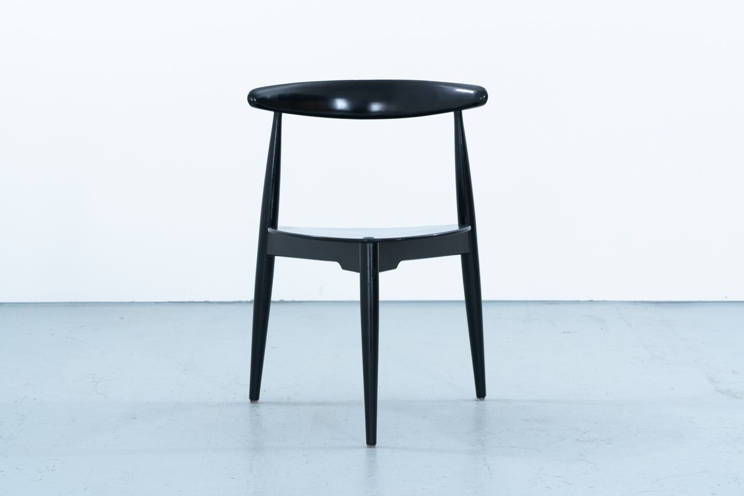 Hans J Wegner | ハンス J ウェグナー | kaikki gallery | 北欧