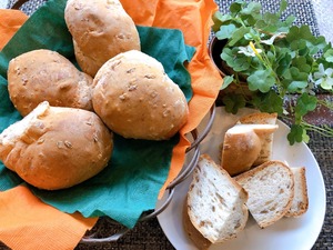 ライ麦ロール / Rye Bread Rolls