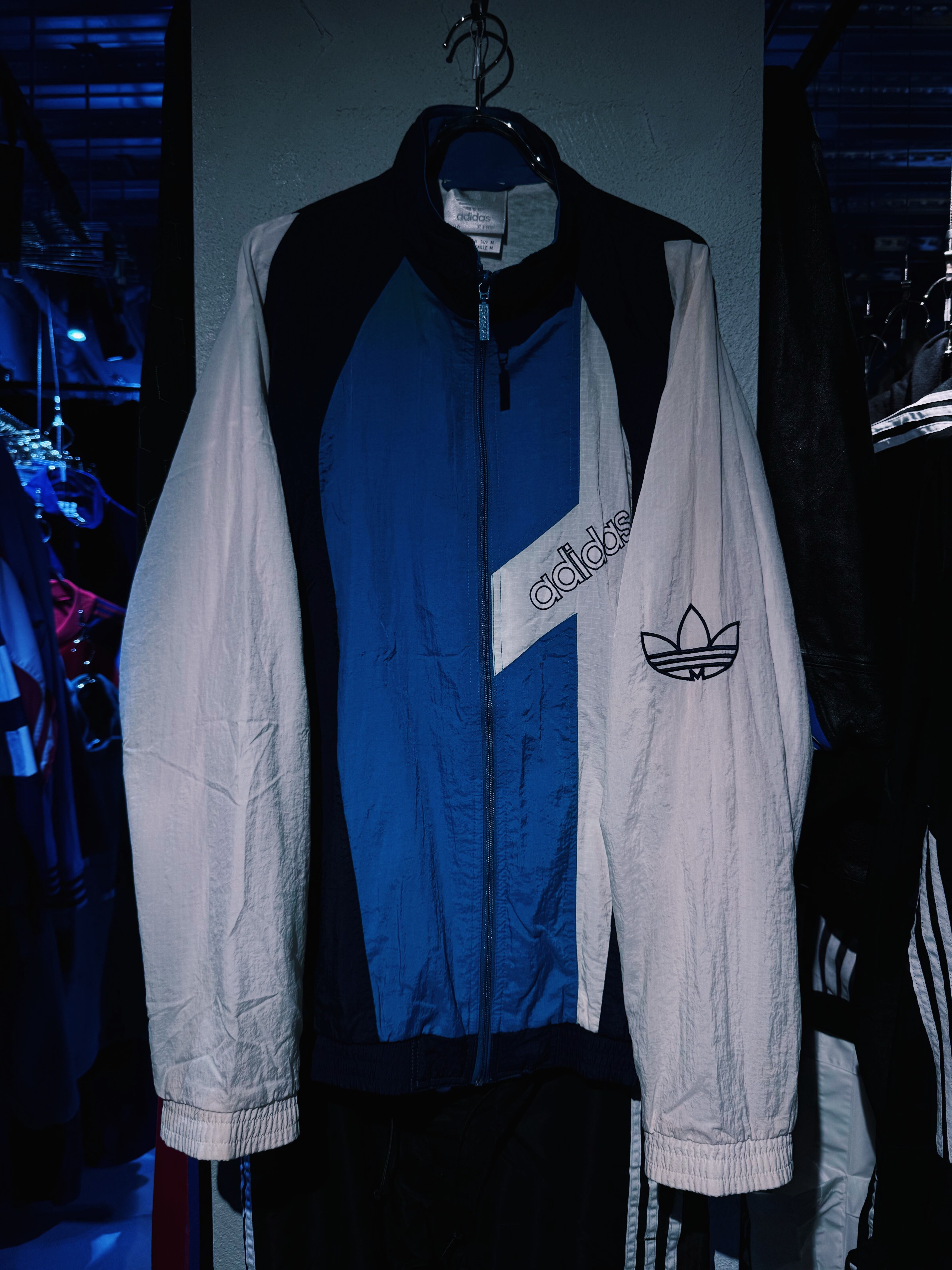 【D4C】80's vintage "ADIDAS" switching color design nylon track jacket