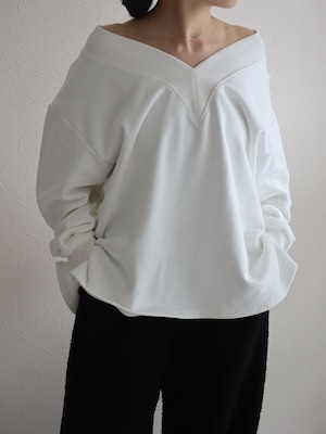 Hug Neck Sweat (white)