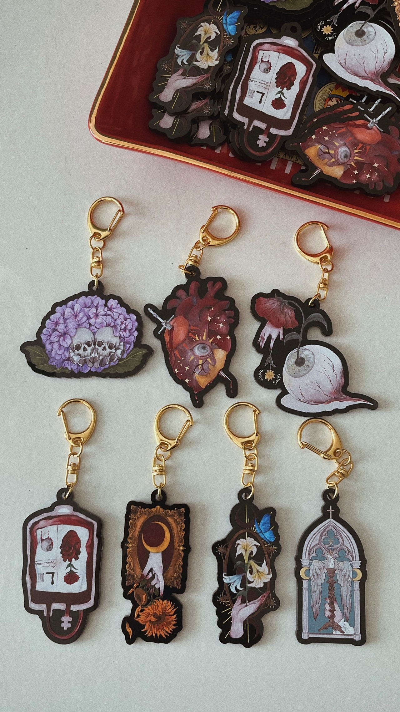 鎮魂歌の瞳　アクリルキーホルダー