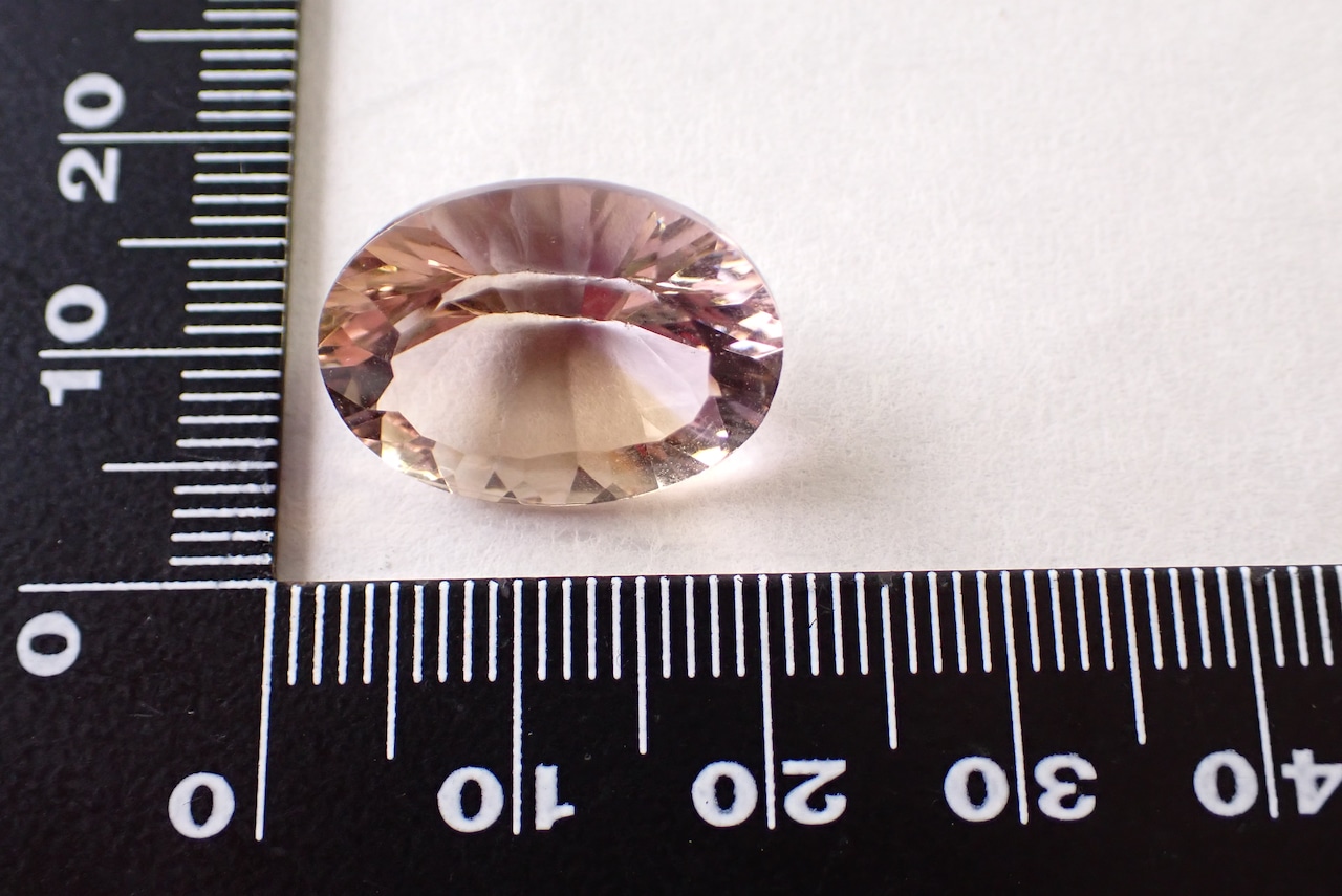 アメトリン(コンケーブカット)　12.86ct　[C7‐209]