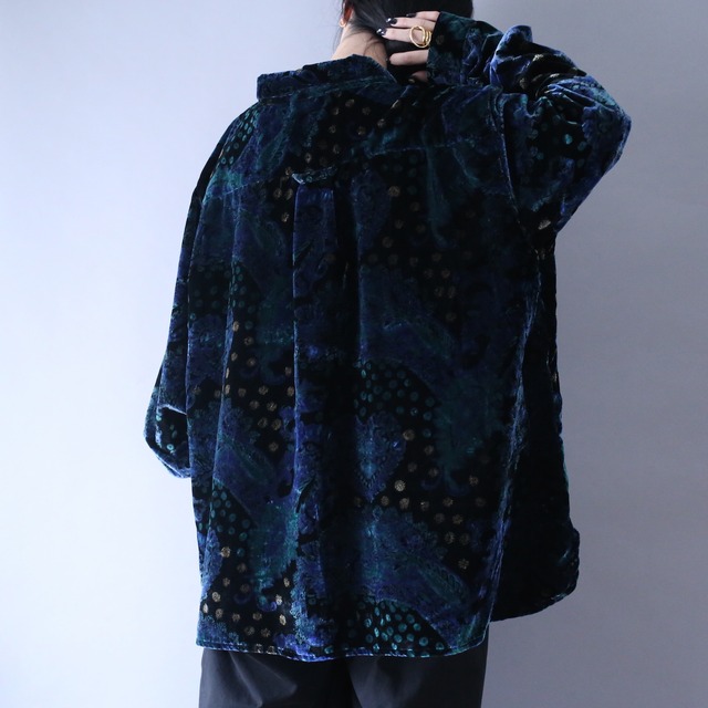 cold coloring arabesque art pattern velours over silhouette shirt