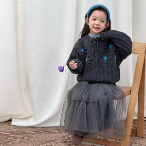 冬手編み小花あしらいニット