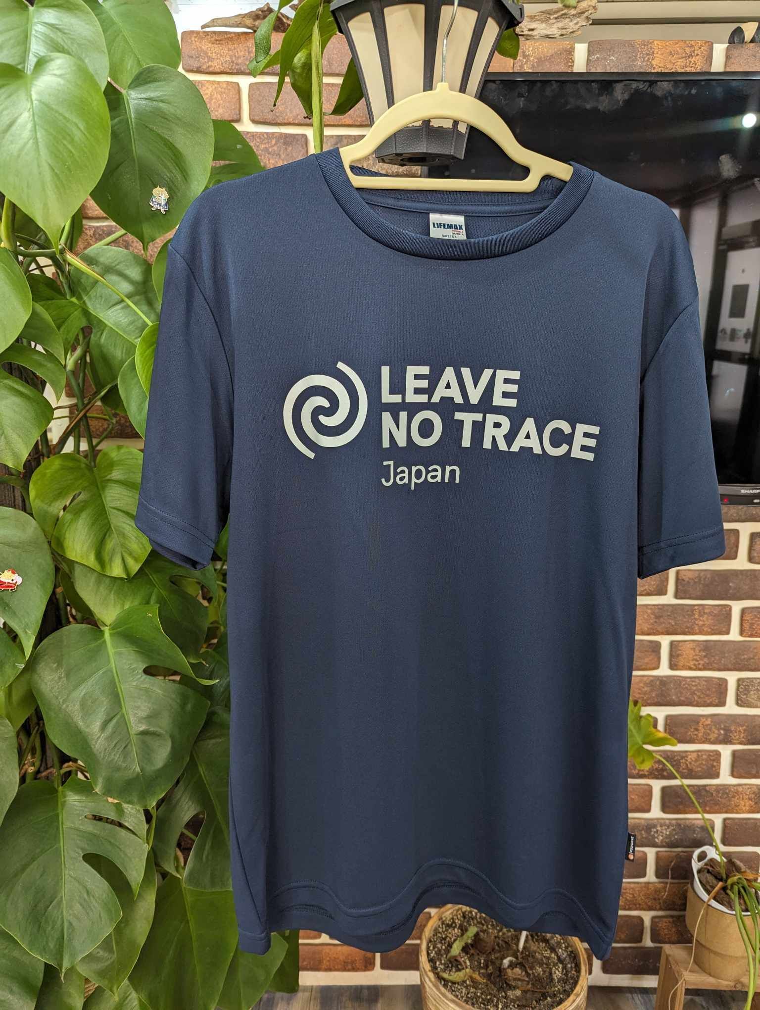 LNTJロゴTシャツ | リーブノートレイスジャパン