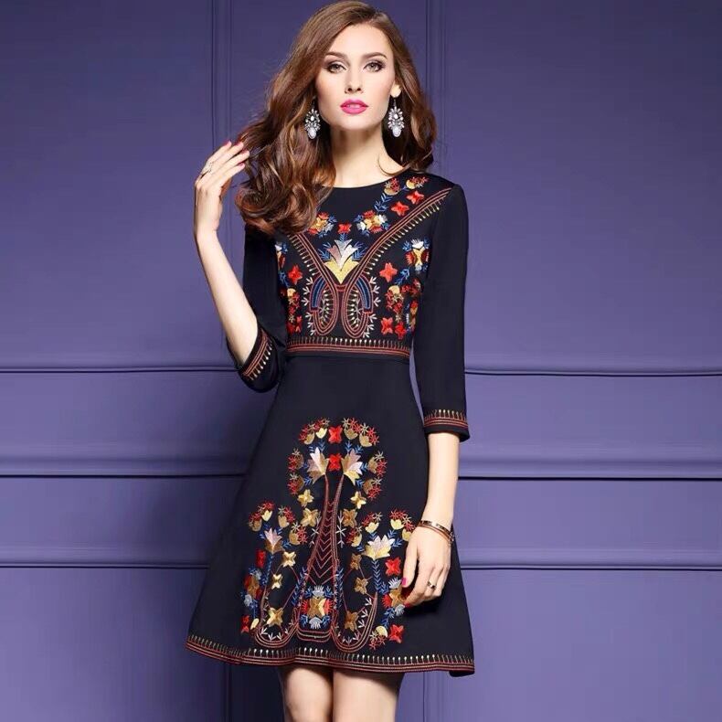 ワンピース レディース ドレス ミニ丈 ショート ミニ ショート丈 7分袖 七分袖 長袖 ラウンドネック 刺繍 スリム Aライン 大人可愛い きれいめ 大人 上品 おしゃれ お洒落 レトロ アジアン こなれ感 エレガント 主役級 存在感 柄 お呼ばれ 20代 30代 40代 50代 デート お出かけ 女子会 休日 パーティー 着回し 普段使い 韓国 韓国系 送料無料 ファッション コーデ スタイル モテ 体型カバー 美脚 脚長 トレンド 流行 インスタ映え S M L XL 2XL 3XL 黒 ブラック