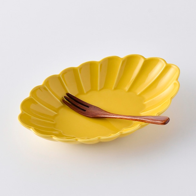 黄釉 菊彫楕円鉢（大）